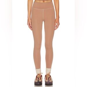 High-Rise Smooth Stretch Leggings in Camel